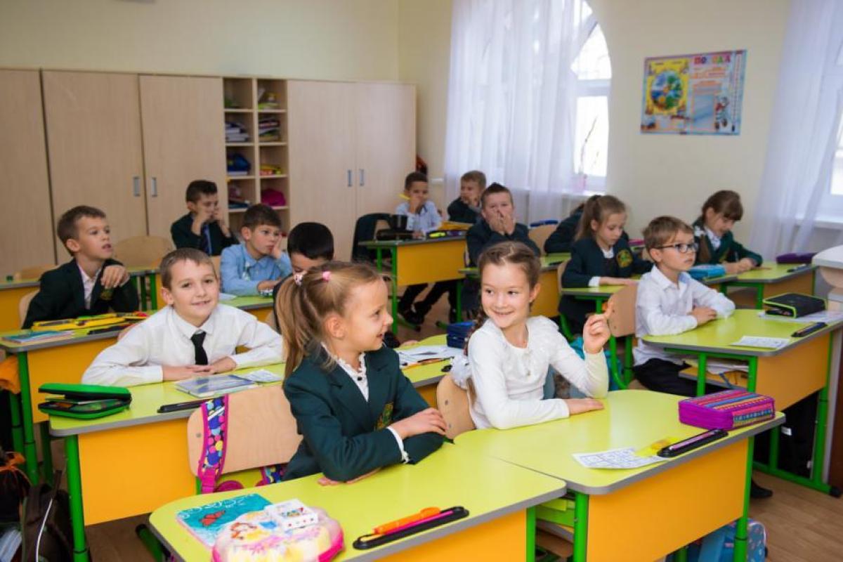 Мел и тряпка уходят в прошлое: на Луганщине не хватает преподавателей