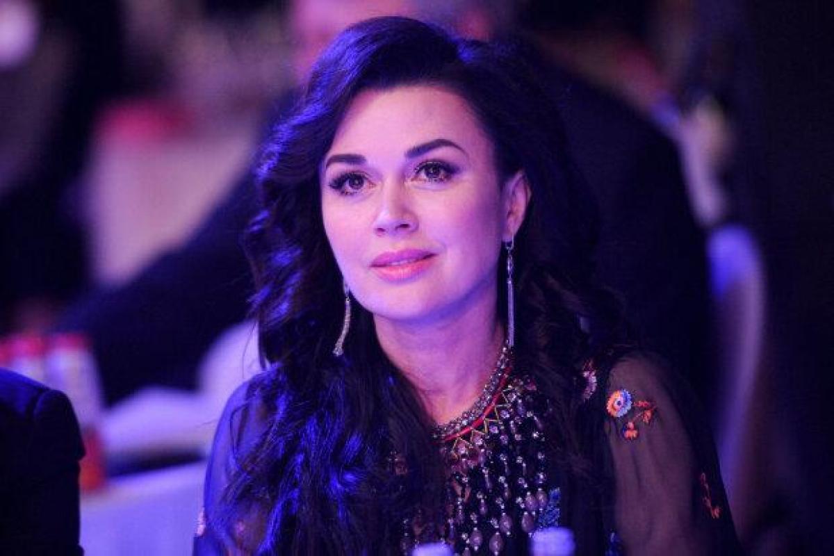 "Она может не выжить": состояние Анастасии Заворотнюк резко ухудшилось