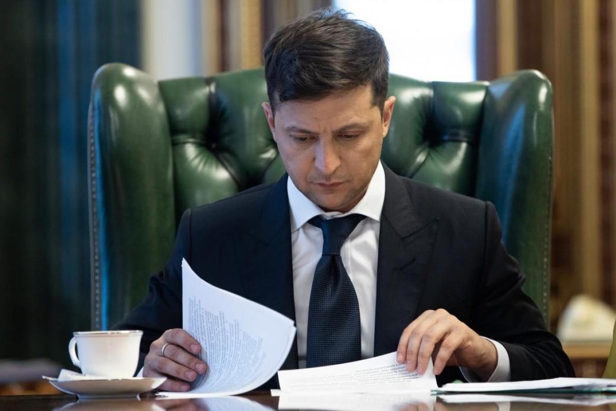Зеленский подписал закон об увеличении штрафов за отказ в льготной перевозке граждан