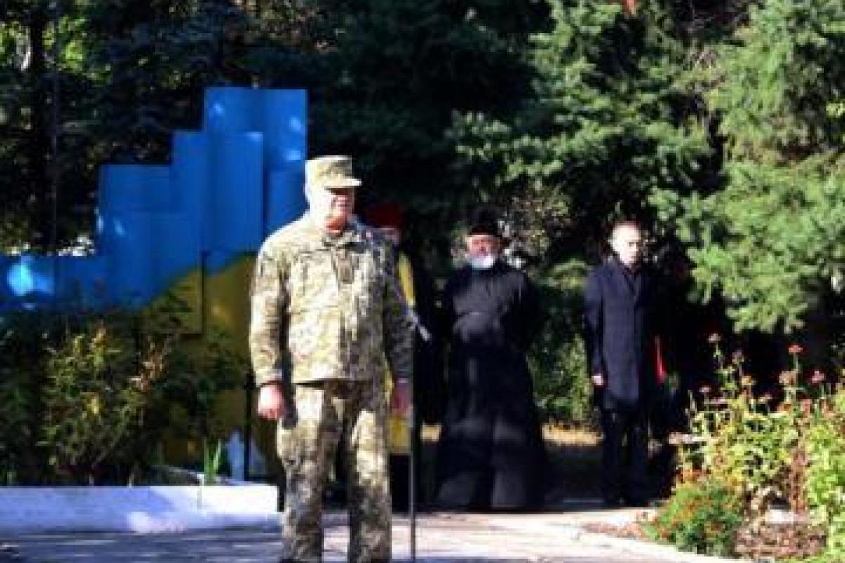 В Северодонецке торжественно отправили призывников на службу