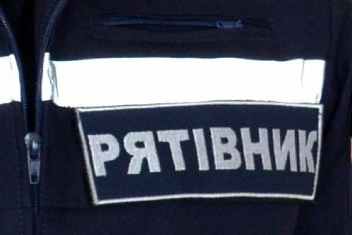 В Лисичанске загорелся двухэтажный жилой дом В Лисичанске загорелся двухэтажный жилой дом