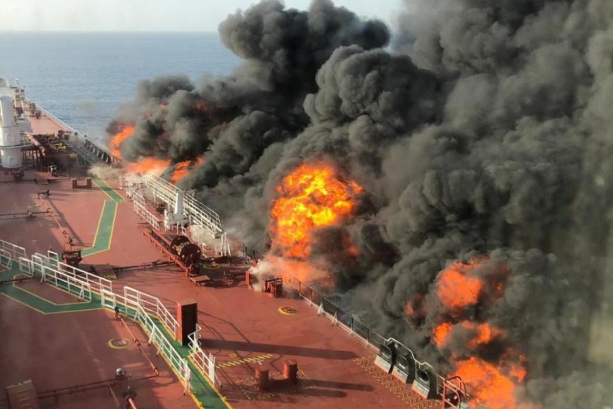 Иранский танкер в Красном море атаковали ракеты