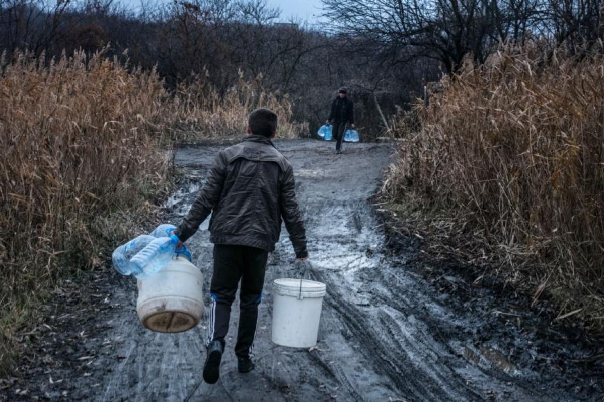 На Луганщине 300 человек живут без питьевой воды - СМИ На Луганщине 300 человек живут без питьевой воды - СМИ