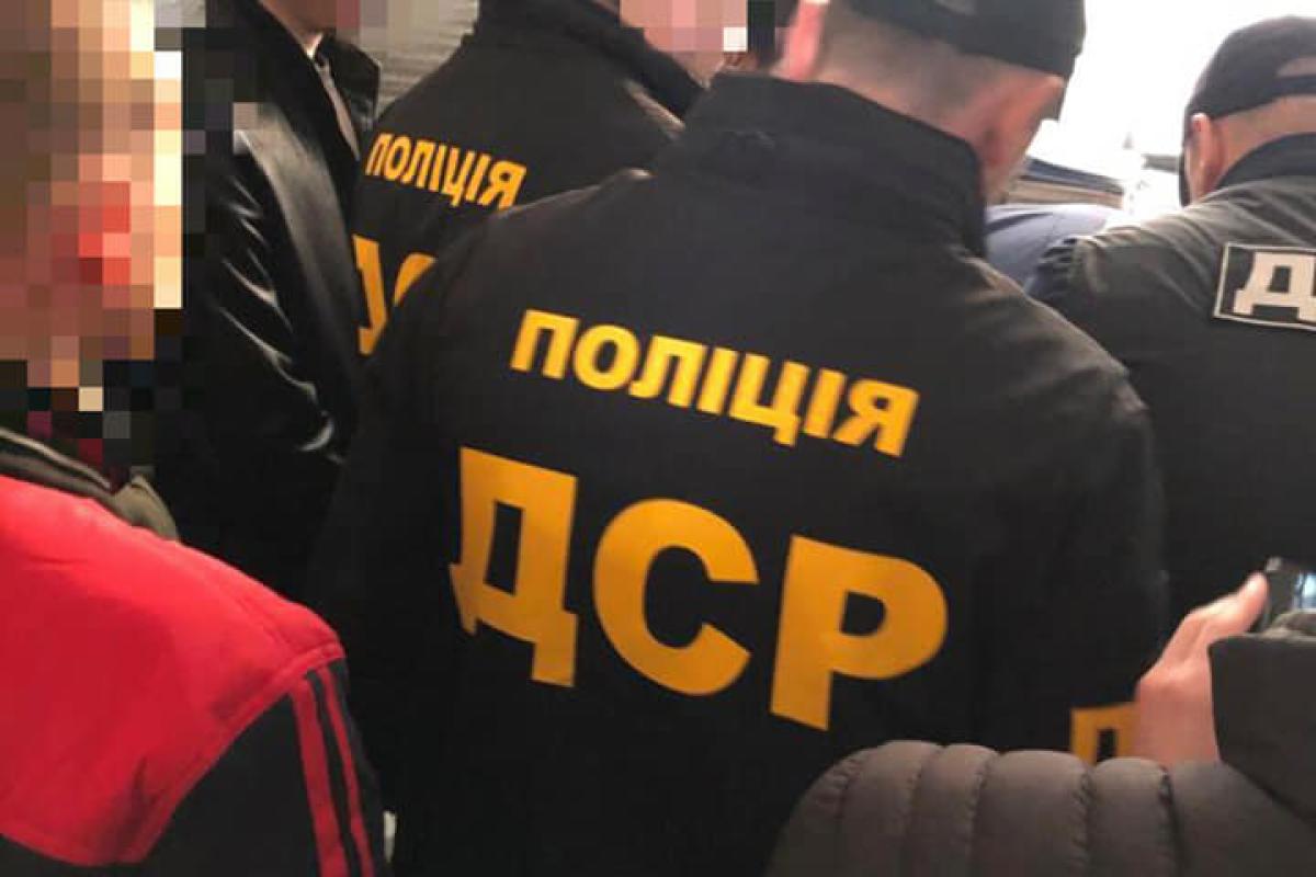 Продал 400 литров горючего: На Луганщине военный попался на торговле топливом