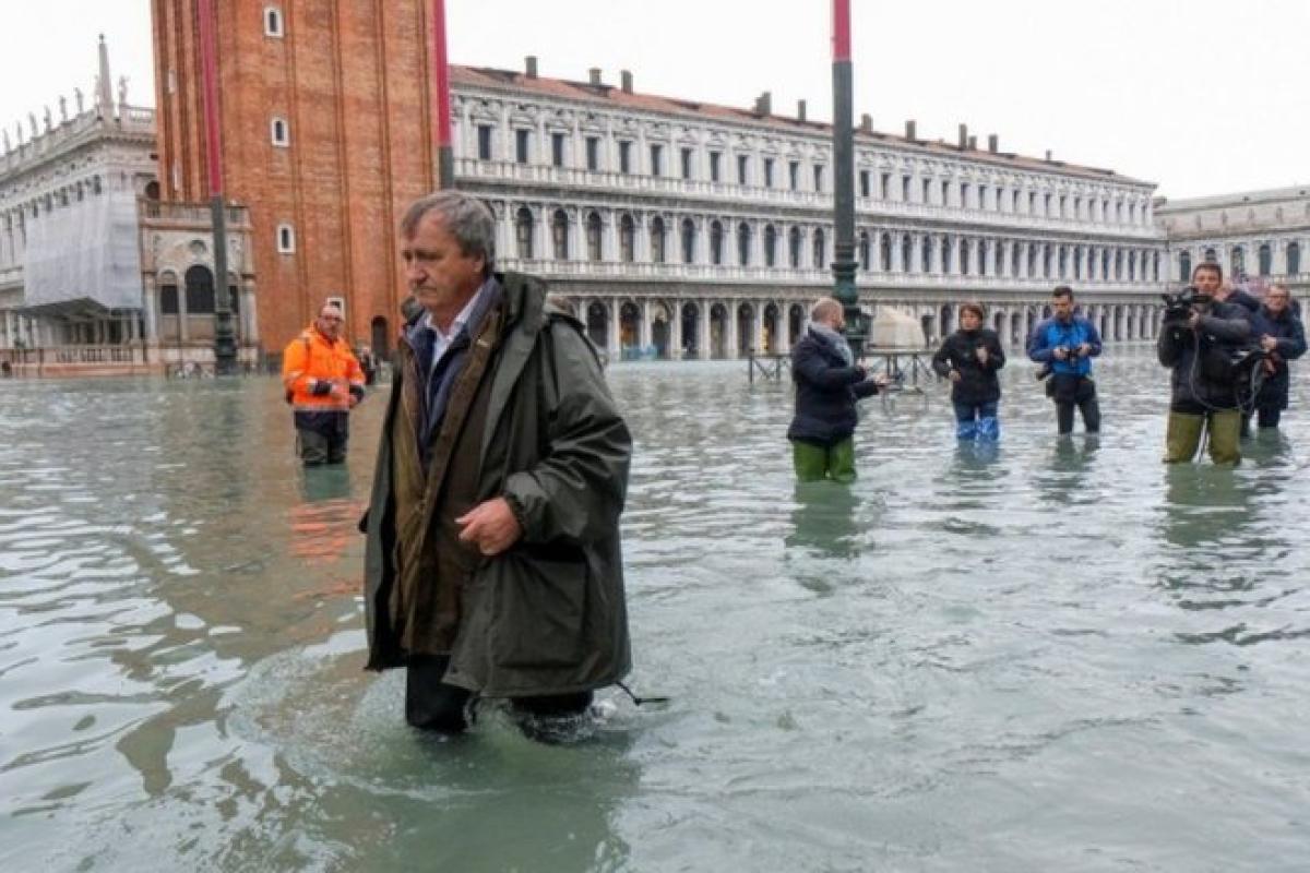 Мэрия Венеции объявила режим чрезвычайного положения Мэрия Венеции объявила режим чрезвычайного положения