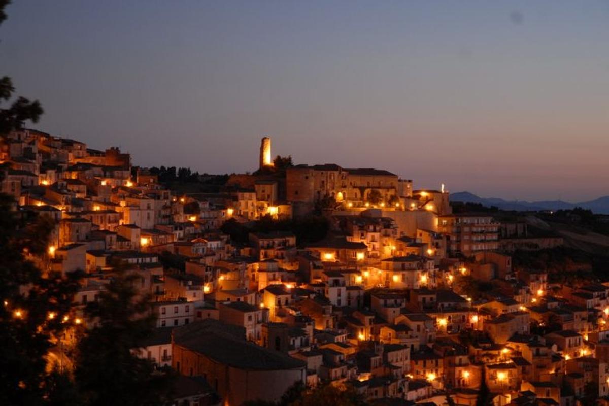 Спасти город от депопуляции: в Италии предлагают бесплатное жилье 