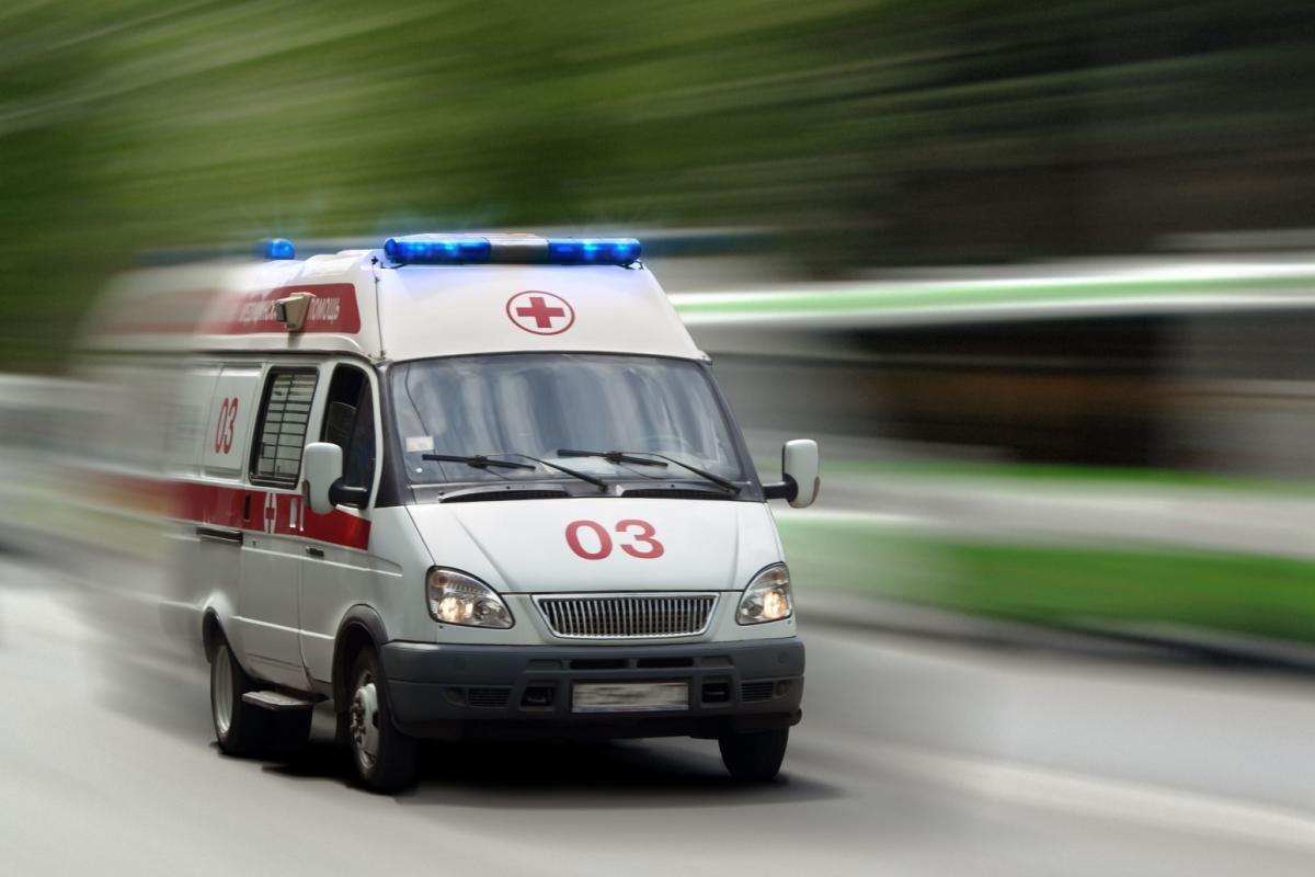 Потеряла сознание на остановке: В Станице Луганской волонтеры спасли жизнь женщине Потеряла сознание на остановке: В Станице Луганской волонтеры спасли жизнь женщине