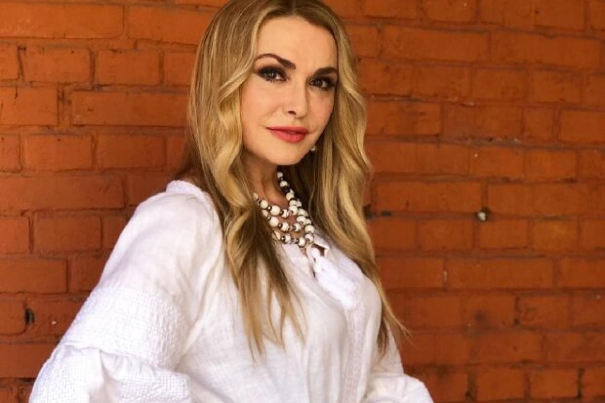 "Смелое решение!": Ольга Сумская поразила зимним фото без макияжа