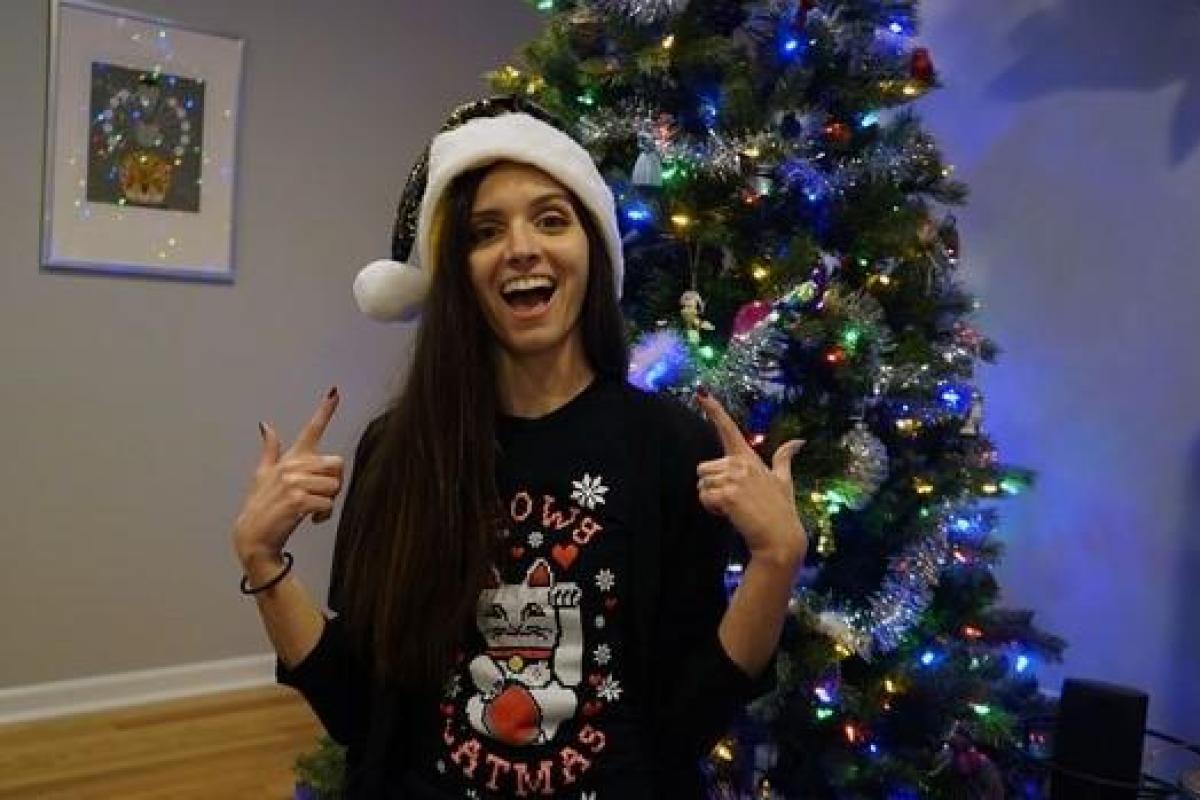 "Тайный Санта": Билл Гейтс прислал девушке 37 кг подарков "Тайный Санта": Билл Гейтс прислал девушке 37 кг подарков