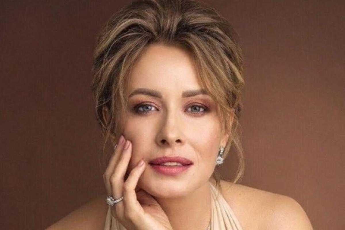 "Шикарная!": звезда "Квартала" впечатлила поклонников соблазнительным образом "Шикарная!": звезда "Квартала" впечатлила поклонников соблазнительным образом