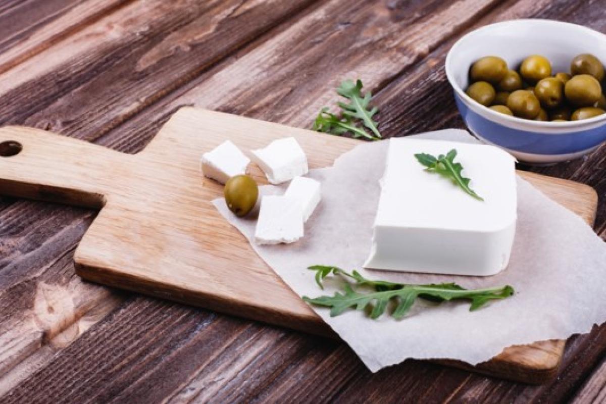 Для сыра "фета" в Украине придумали новое название Для сыра "фета" в Украине придумали новое название