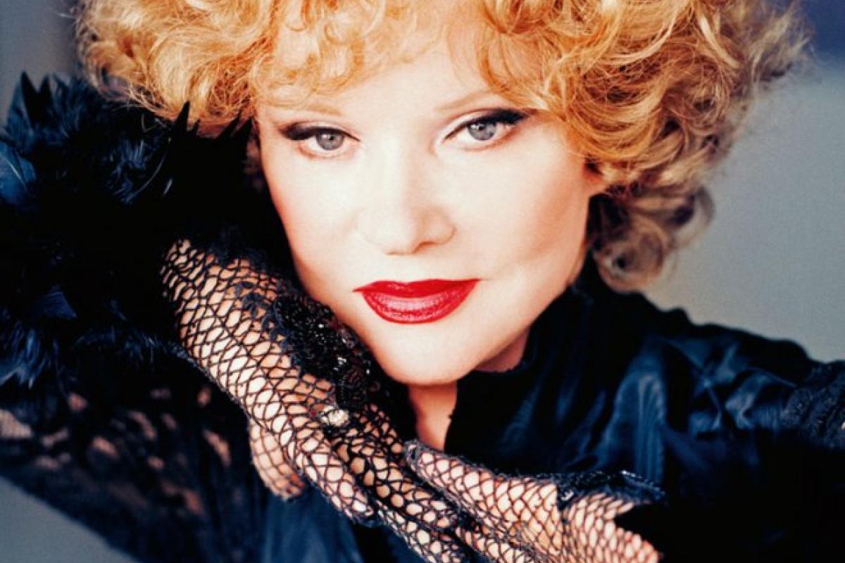 Наследство Людмилы Гурченко поделили в суде: кому достались миллионы Наследство Людмилы Гурченко поделили в суде: кому достались миллионы