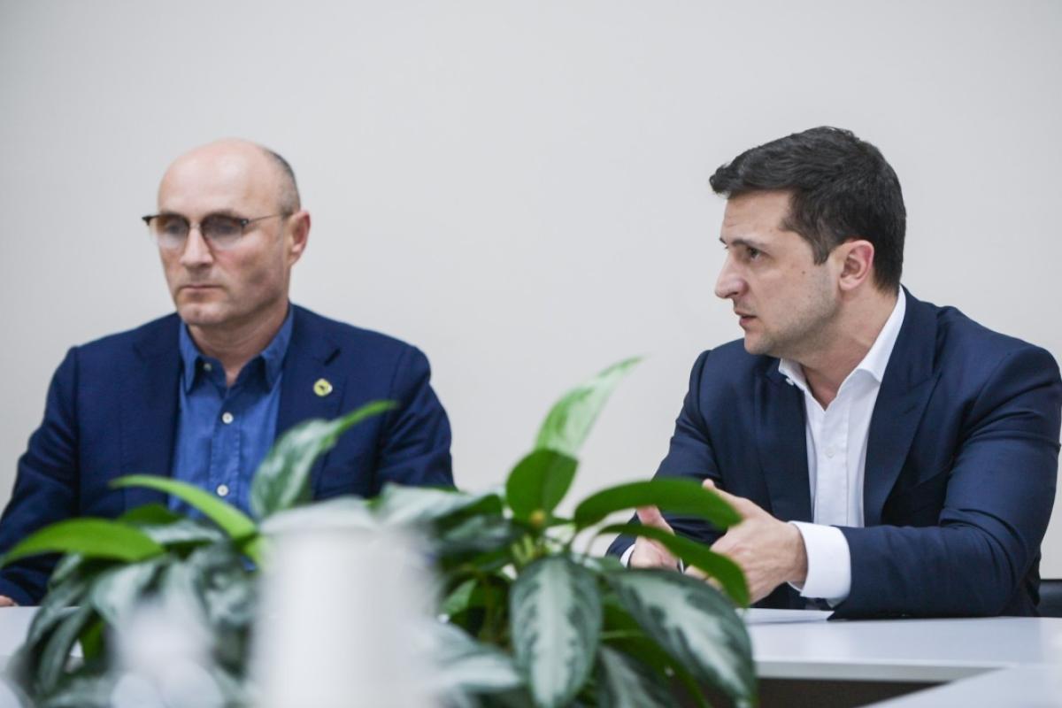 Зеленский встретился с родственниками погибших в Тегеране