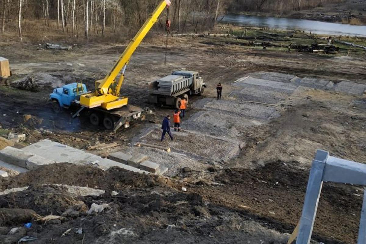 Ради безопасности: в Станице Луганской разобрали обходной мост Ради безопасности: в Станице Луганской разобрали обходной мост