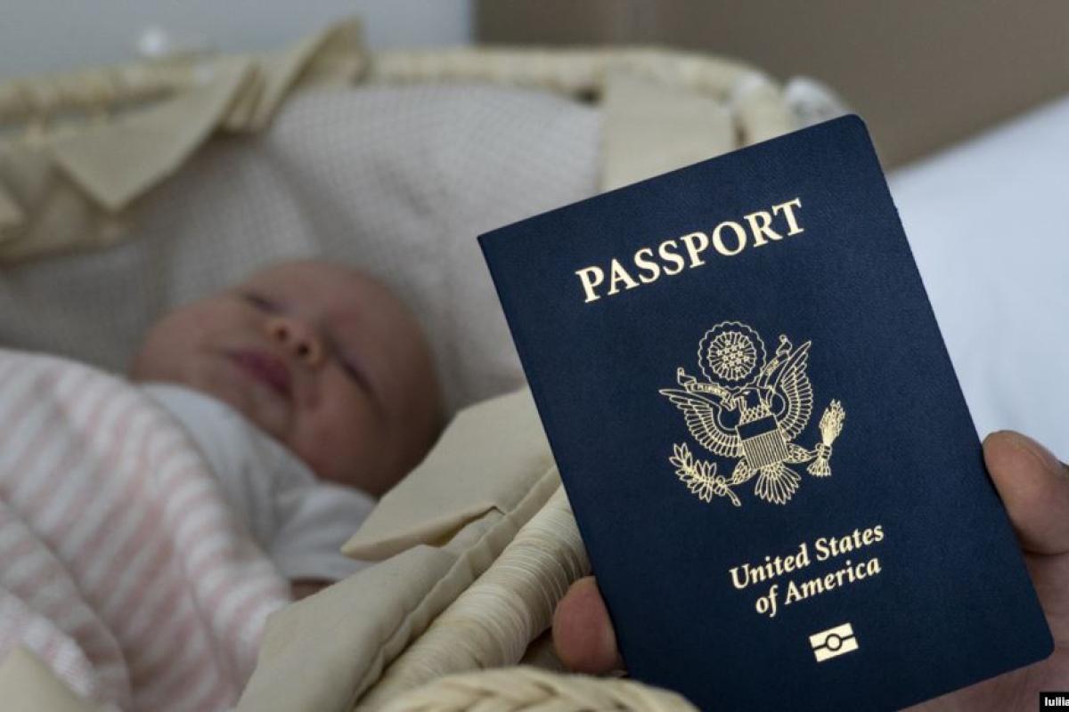 "Родильный туризм": Власти США ужесточат правила выдачи виз для беременных