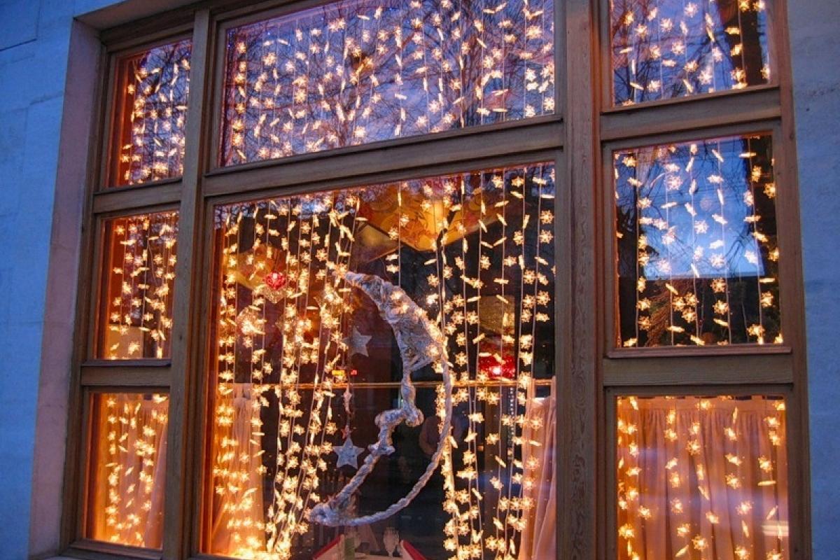 Новорічна гірлянда на вікно: як вибрати Новорічна гірлянда на вікно: як вибрати