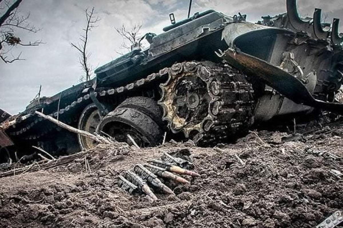 На сході продовжуються бої: ЗСУ за добу відбили 9 атак, знищили близько 60 одиниць ворожої техніки На сході продовжуються бої: ЗСУ за добу відбили 9 атак, знищили близько 60 одиниць ворожої техніки