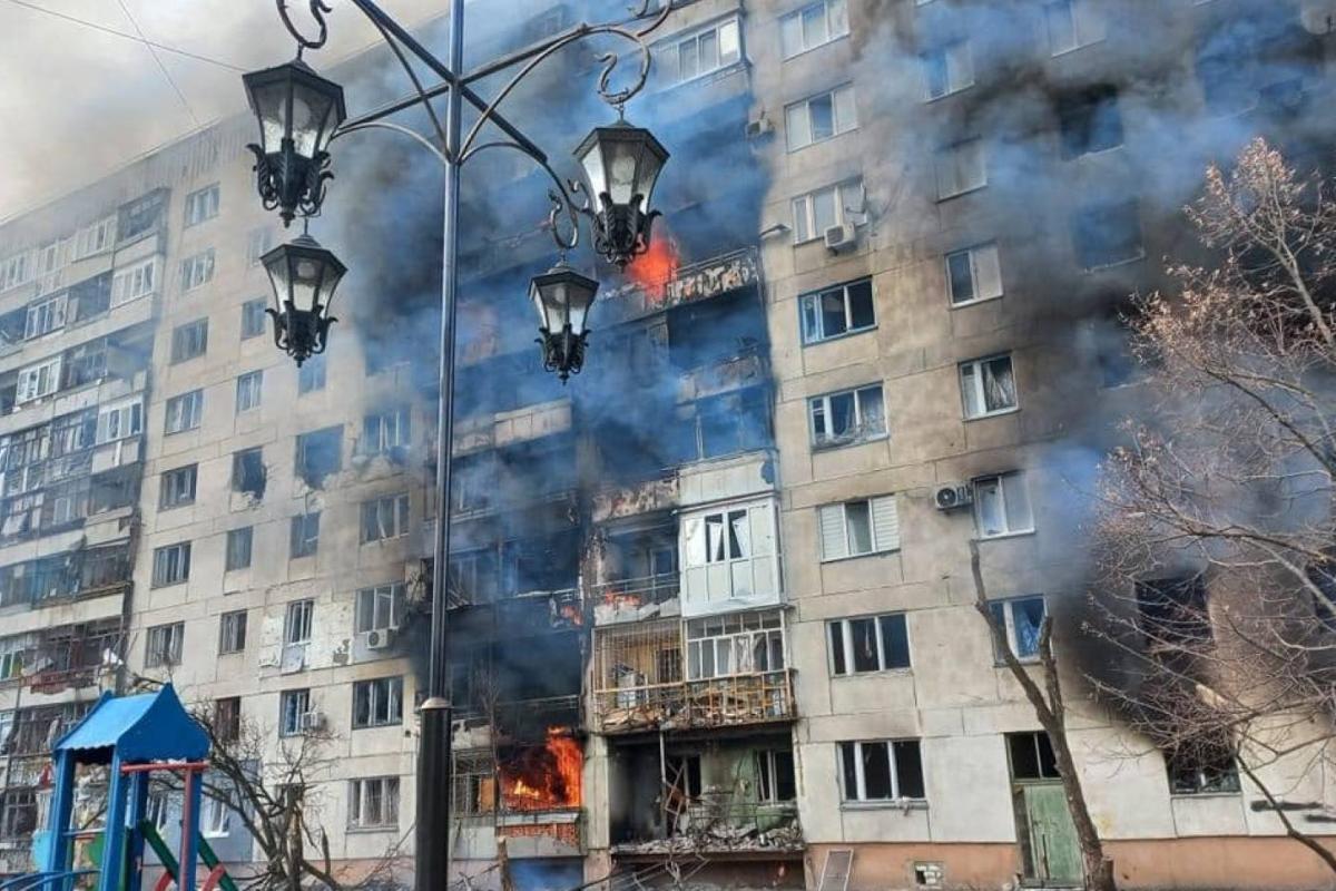 "Нет газа, света, воды": Как жители Северодонецка выживают в условиях войны "Нет газа, света, воды": Как жители Северодонецка выживают в условиях войны