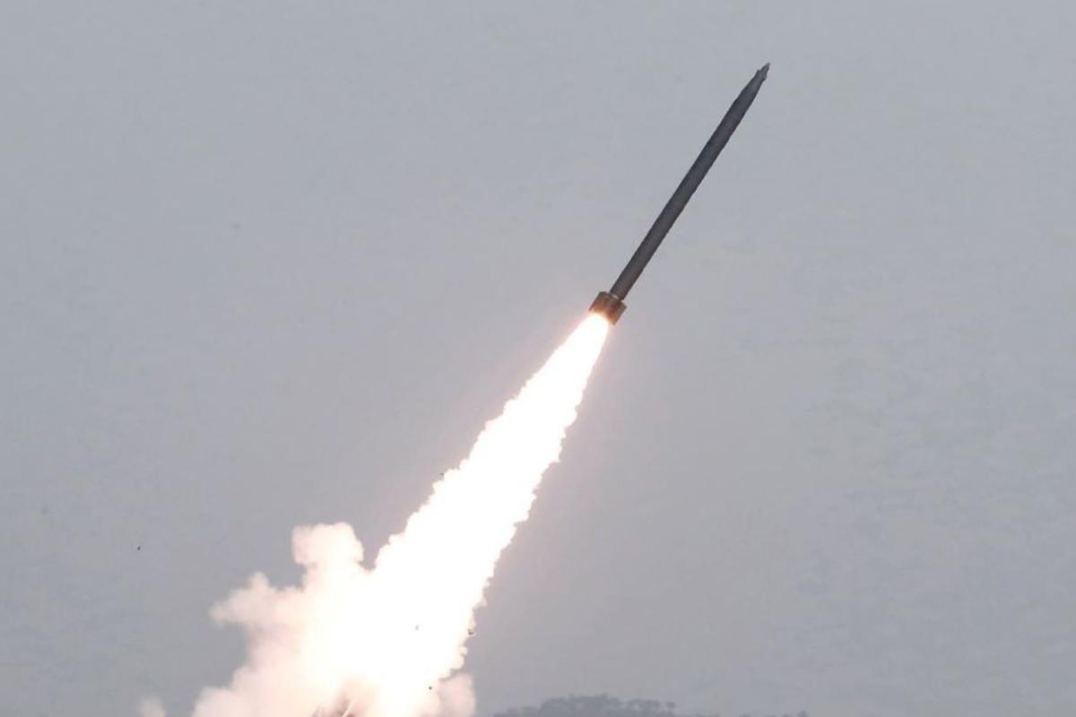 Російські окупанти завдали ракетного удару по Запоріжжю - ОВА Російські окупанти завдали ракетного удару по Запоріжжю - ОВА