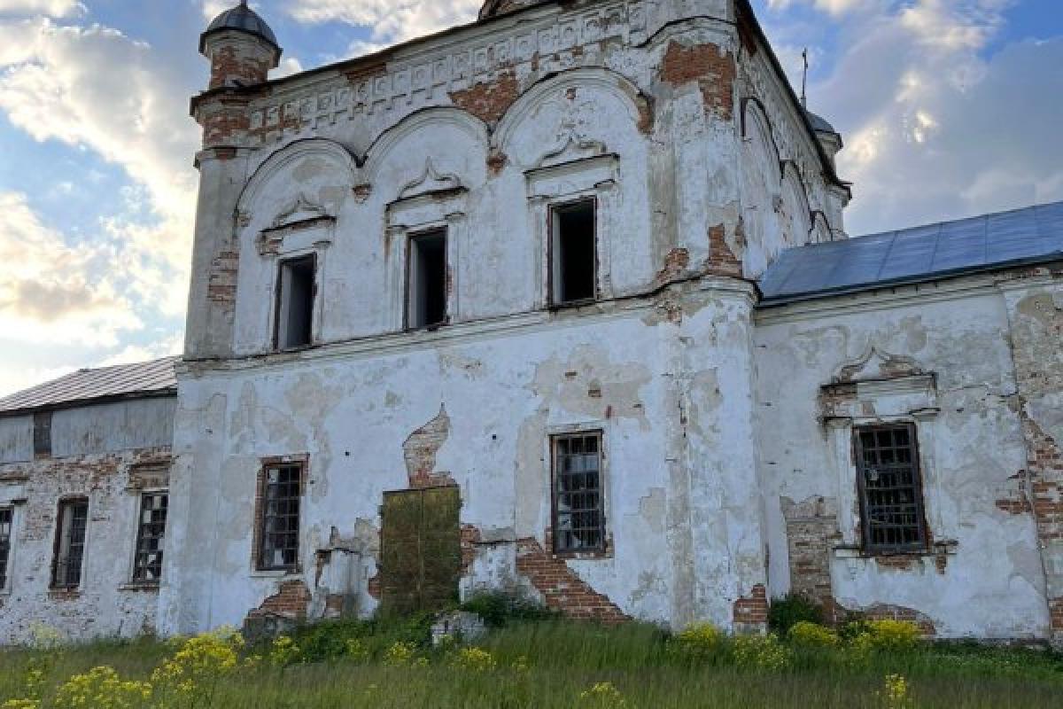 Российская авиация нанесла удар по Сумщине: последствия обстрела Российская авиация нанесла удар по Сумщине: последствия обстрела