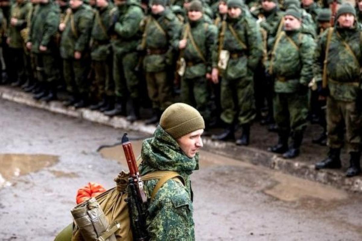 "Из 450 останется человек 200, которые будут за деньги сидеть" – боевики "ЛНР" о нюансах российской "мобилизации" "Из 450 останется человек 200, которые будут за деньги сидеть" – боевики "ЛНР" о нюансах российской "мобилизации"
