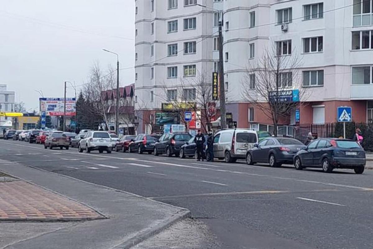 Нічні вибухи у Броварах: у мережі з'явилися фото з місця події Нічні вибухи у Броварах: у мережі з'явилися фото з місця події