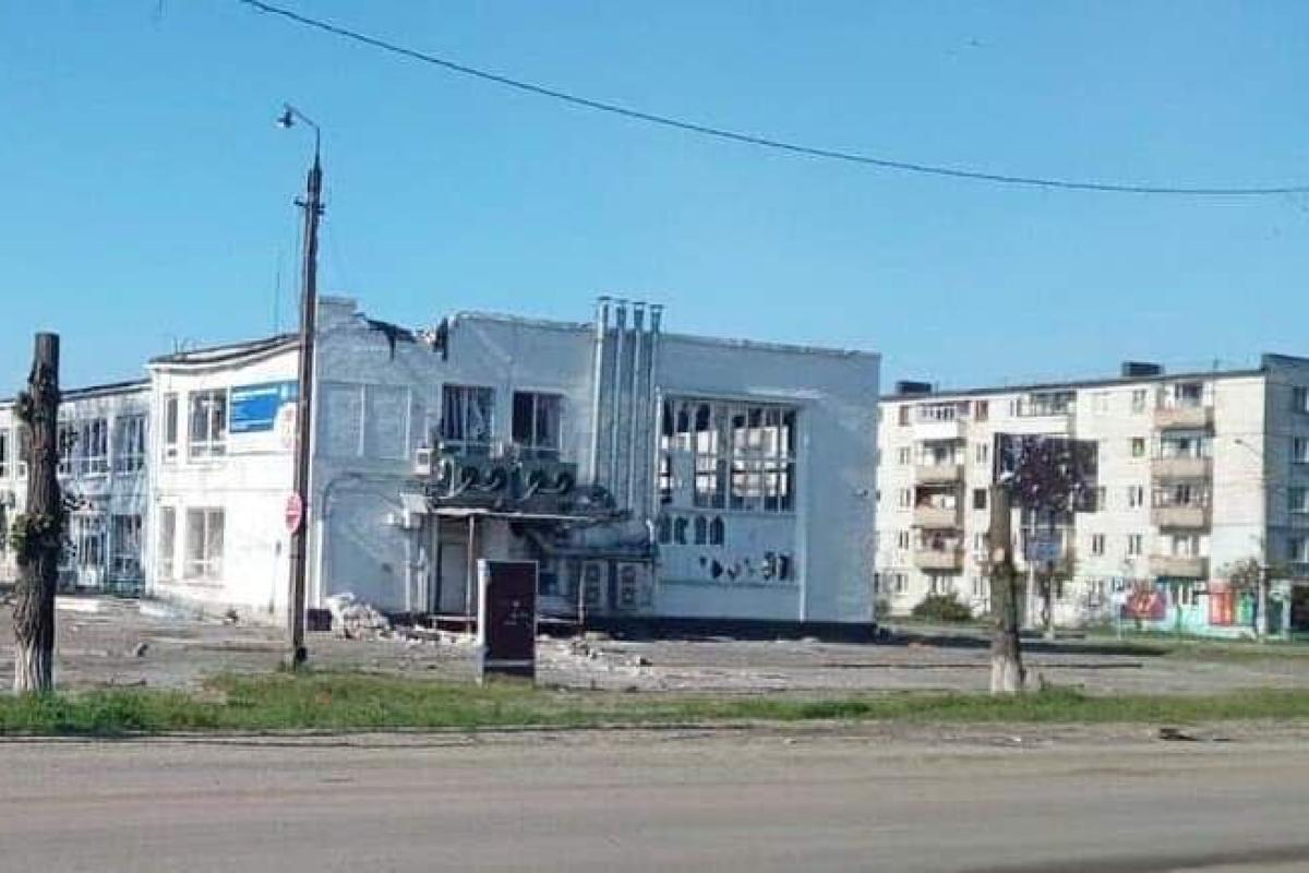 Минулої доби окупанти 22 рази обстрілювали Луганщину: Гайдай опублікував фото нових руйнувань Минулої доби окупанти 22 рази обстрілювали Луганщину: Гайдай опублікував фото нових руйнувань