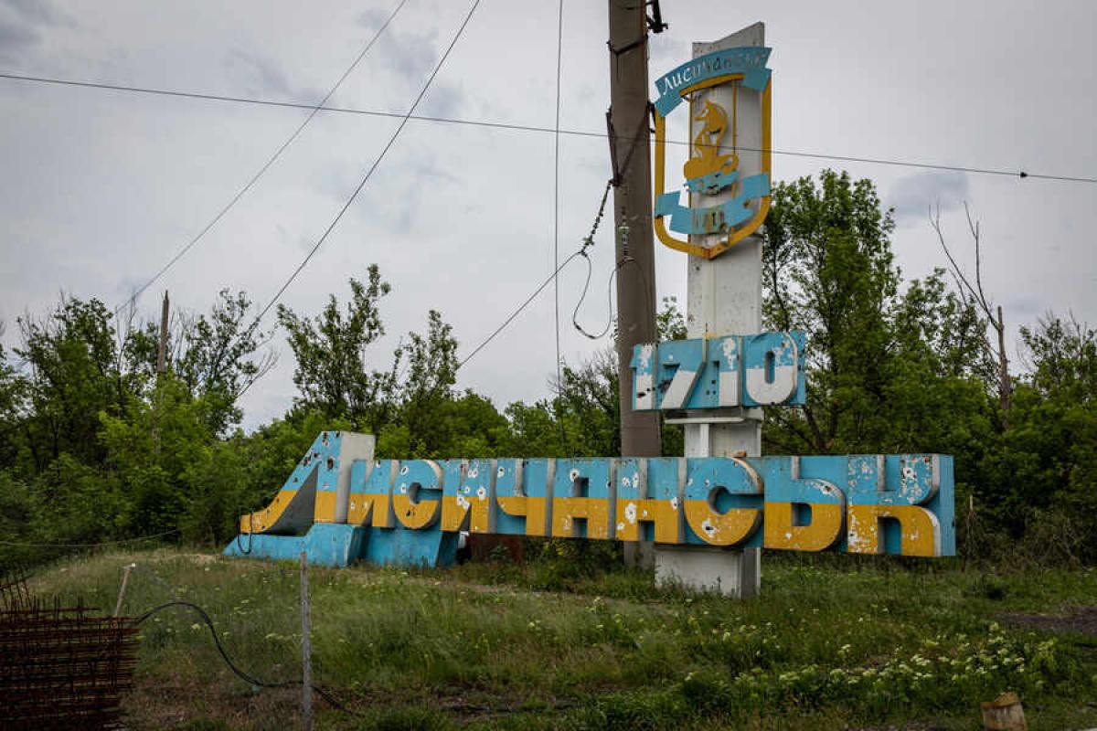 Обстріли з мінометів, ствольної артилерії, безперервна розвідка дронами: як виглядає звичайний день на позиціях у Лисичанську Обстріли з мінометів, ствольної артилерії, безперервна розвідка дронами: як виглядає звичайний день на позиціях у Лисичанську