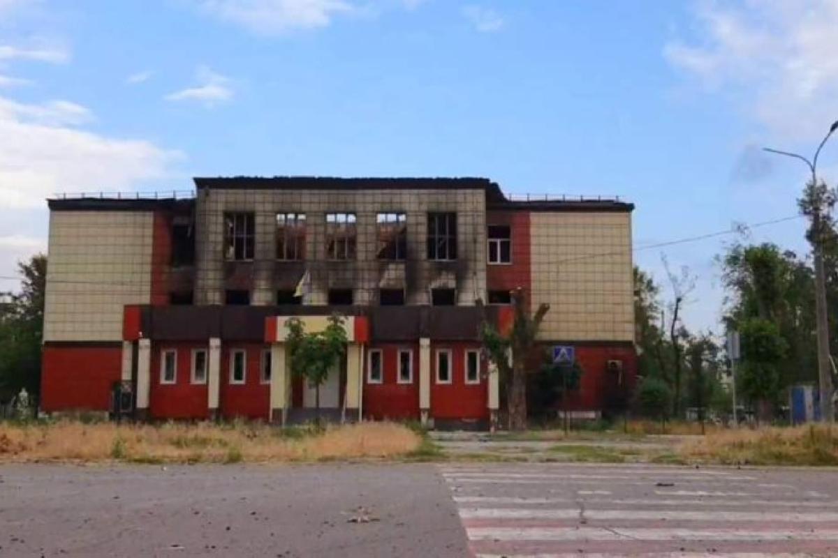 Росіяни стирають з карти світу нашу історію: Гайдай про зруйновані пам'ятки культури на Луганщині Росіяни стирають з карти світу нашу історію: Гайдай про зруйновані пам'ятки культури на Луганщині