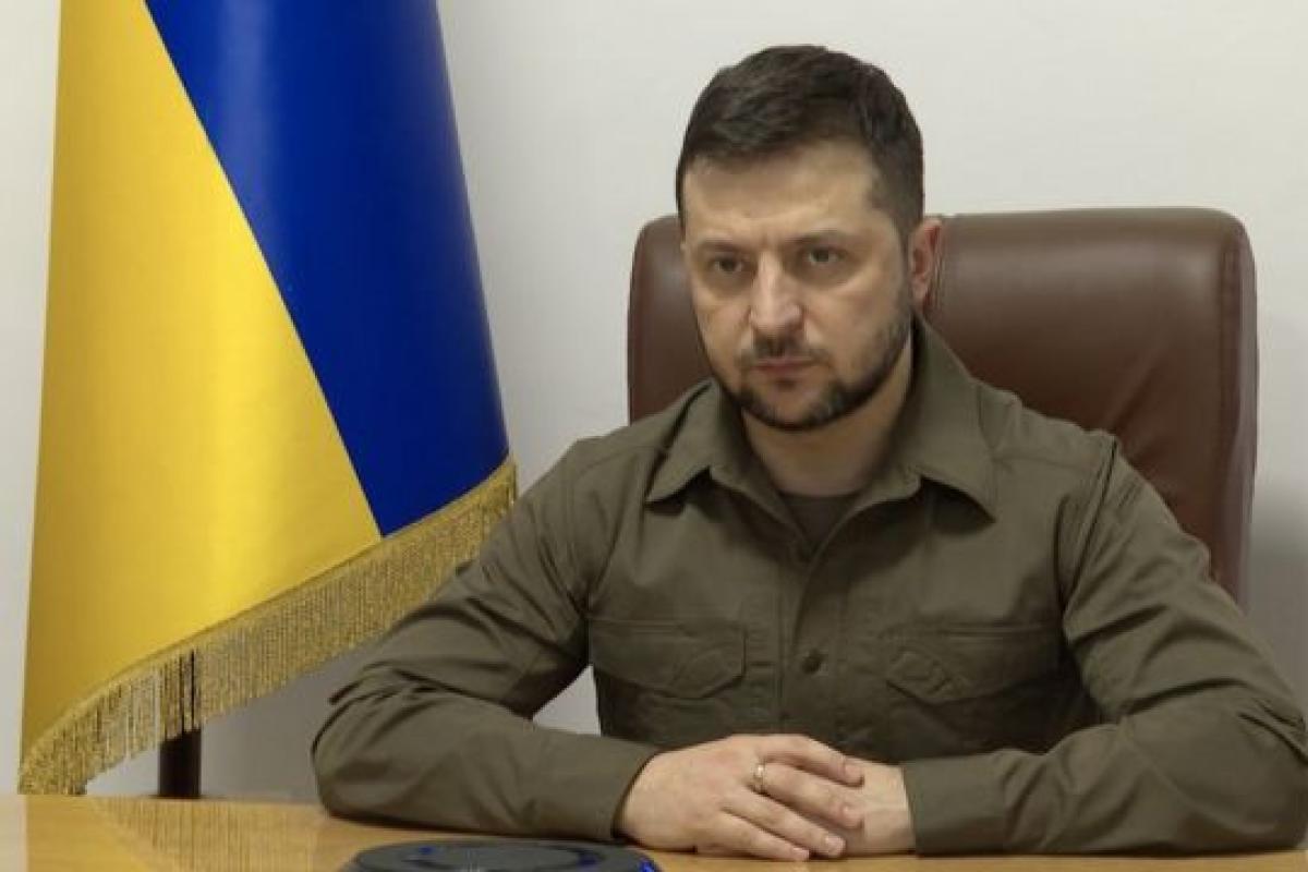 Зеленський звільнив послів України одразу у п'яти країнах Зеленський звільнив послів України одразу у п'яти країнах