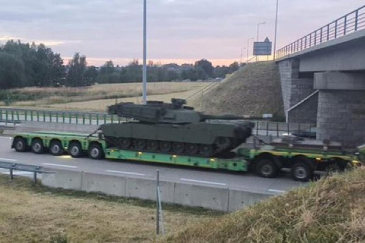 "Нова Каховка обжене по "серіях" Чорнобаївку": Хлань підтвердив інформацію про нові удари по окупантах "Нова Каховка обжене по "серіях" Чорнобаївку": Хлань підтвердив інформацію про нові удари по окупантах