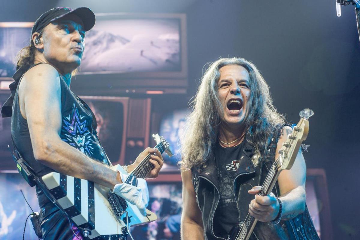 Легендарний гурт Scorpions підняв прапор України на своєму концерті в Ізраїлі Легендарний гурт Scorpions підняв прапор України на своєму концерті в Ізраїлі
