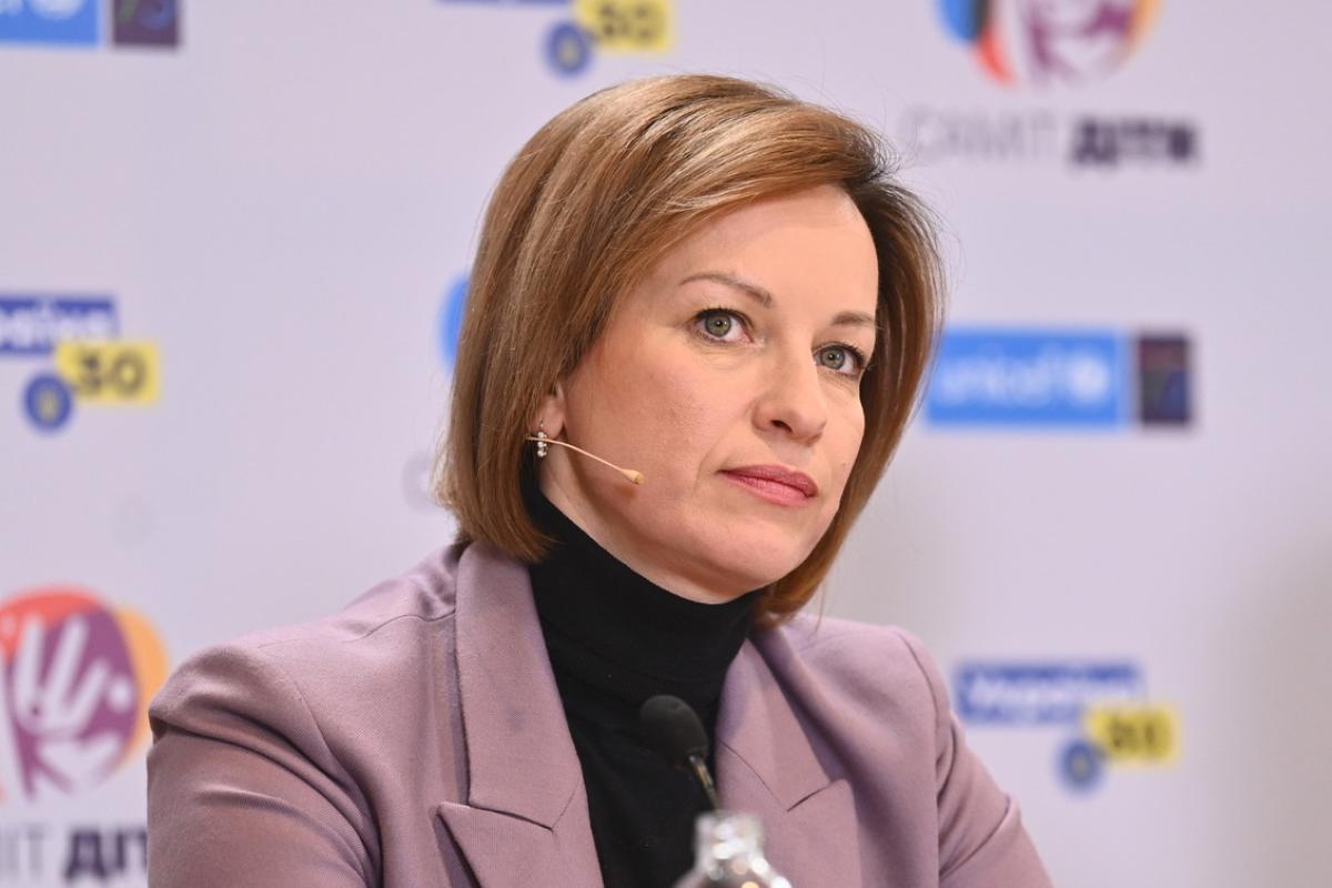 Рада согласовала отставку по собственному желанию Лазебной Рада согласовала отставку по собственному желанию Лазебной
