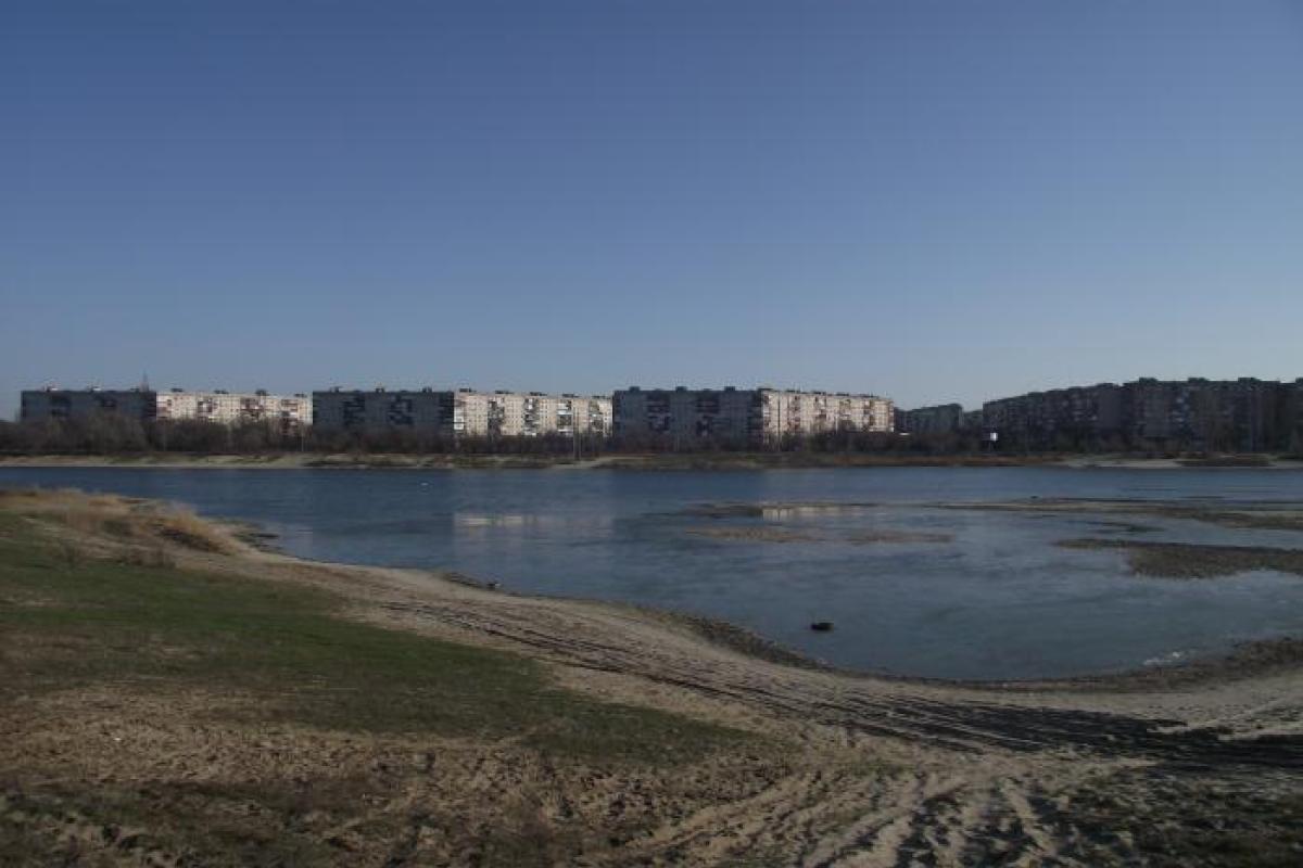 "Вода пішла, це просто болото": у мережі показали, як виглядає Чисте озеро у Сєвєродонецьку "Вода пішла, це просто болото": у мережі показали, як виглядає Чисте озеро у Сєвєродонецьку