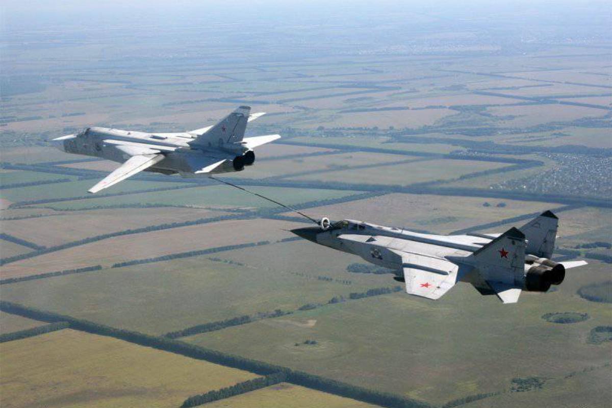 "Дружній вогонь": Російська авіація "промахнулася" і накрила вогнем свої ж війська на Херсонщині, - Арестович