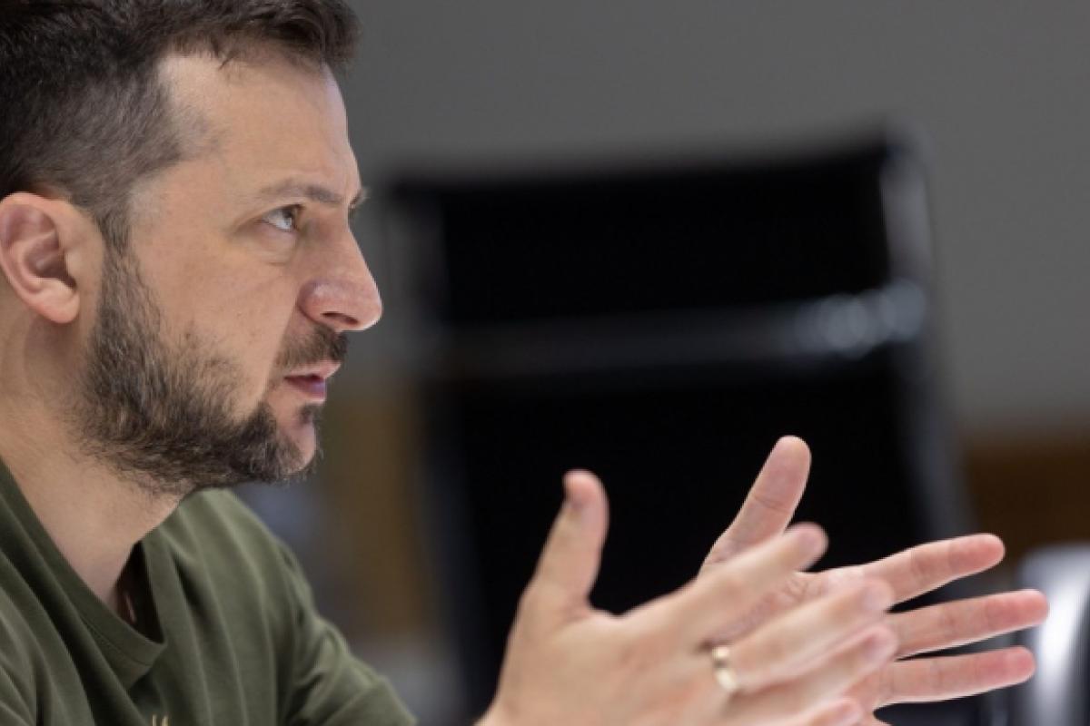 "Прошу не принимать без меня подобных решений": Зеленский о разрешении на выезд с места проживания "Прошу не принимать без меня подобных решений": Зеленский о разрешении на выезд с места проживания