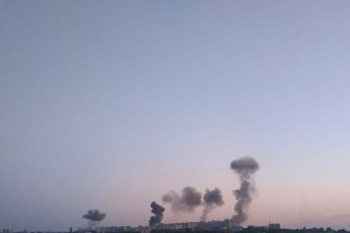 В Днепре раздались взрывы во время воздушной тревоги