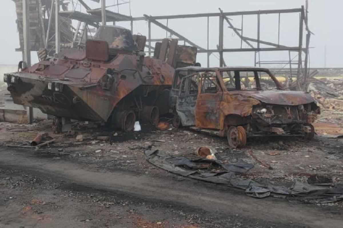 "HIMARS навел суету": В сети показали, что осталось от казармы оккупантов в Новой Каховке