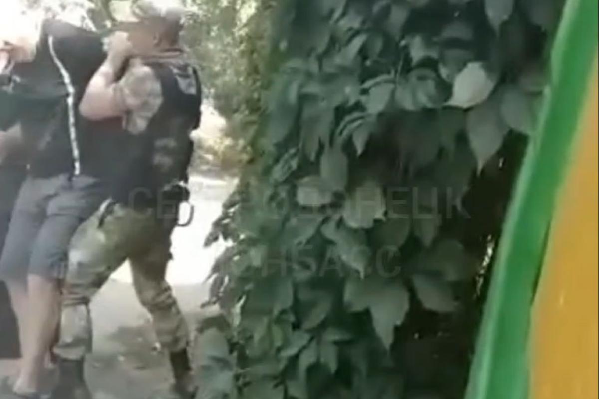 "Скоро и до подвалов доберутся": В Луганске мужчину, который пришел за ребенком в детсад, забрали на войну