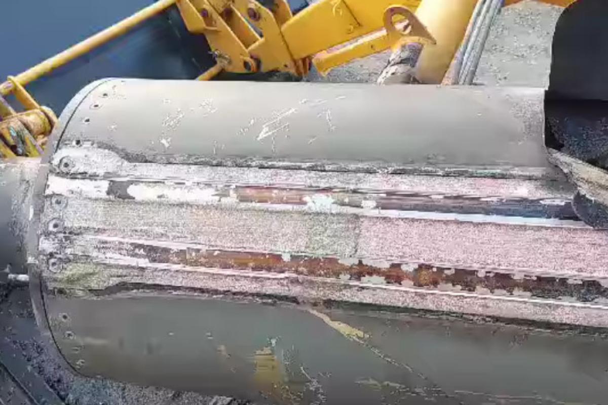 Появилось видео сбитой одной из ракет С-300, которыми РФ обстреляла Николаев Появилось видео сбитой одной из ракет С-300, которыми РФ обстреляла Николаев