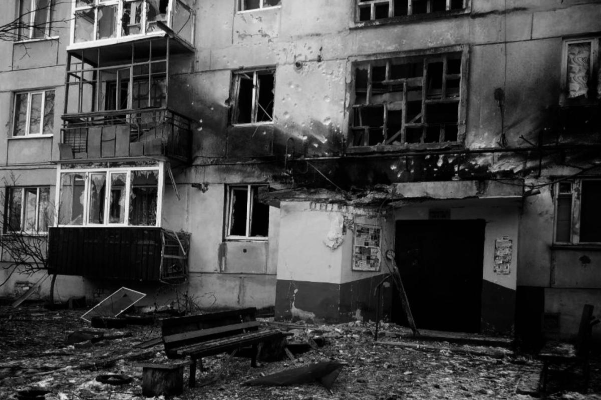 "Штаб кадыровцев и кладбище во дворах": в сети показали новые фотографии 7 микрорайона оккупированного Рубежного
