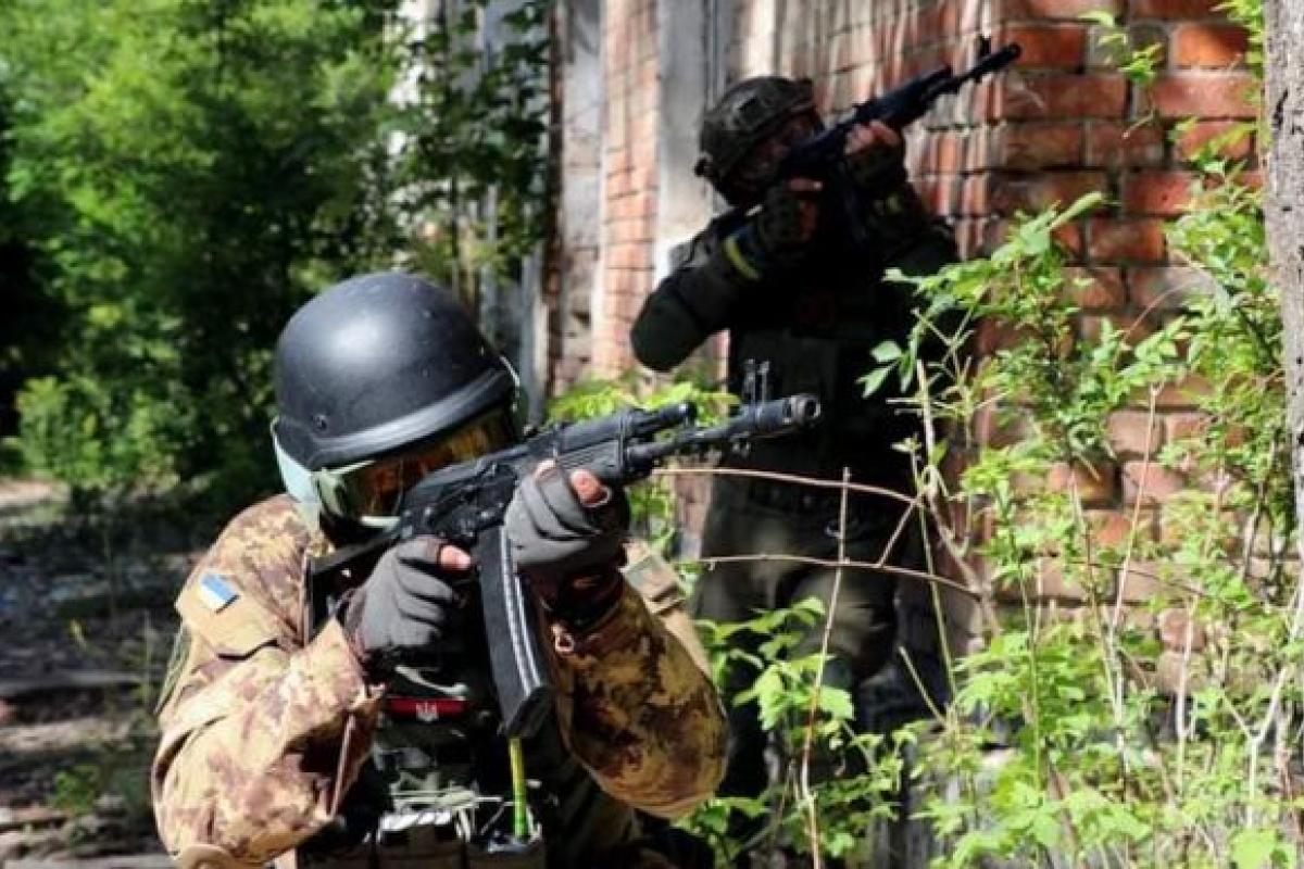 В ОРДЛО паника: больницы переполнены, всех более-менее ходячих отправляют на передовую, - блогер В ОРДЛО паника: больницы переполнены, всех более-менее ходячих отправляют на передовую, - блогер