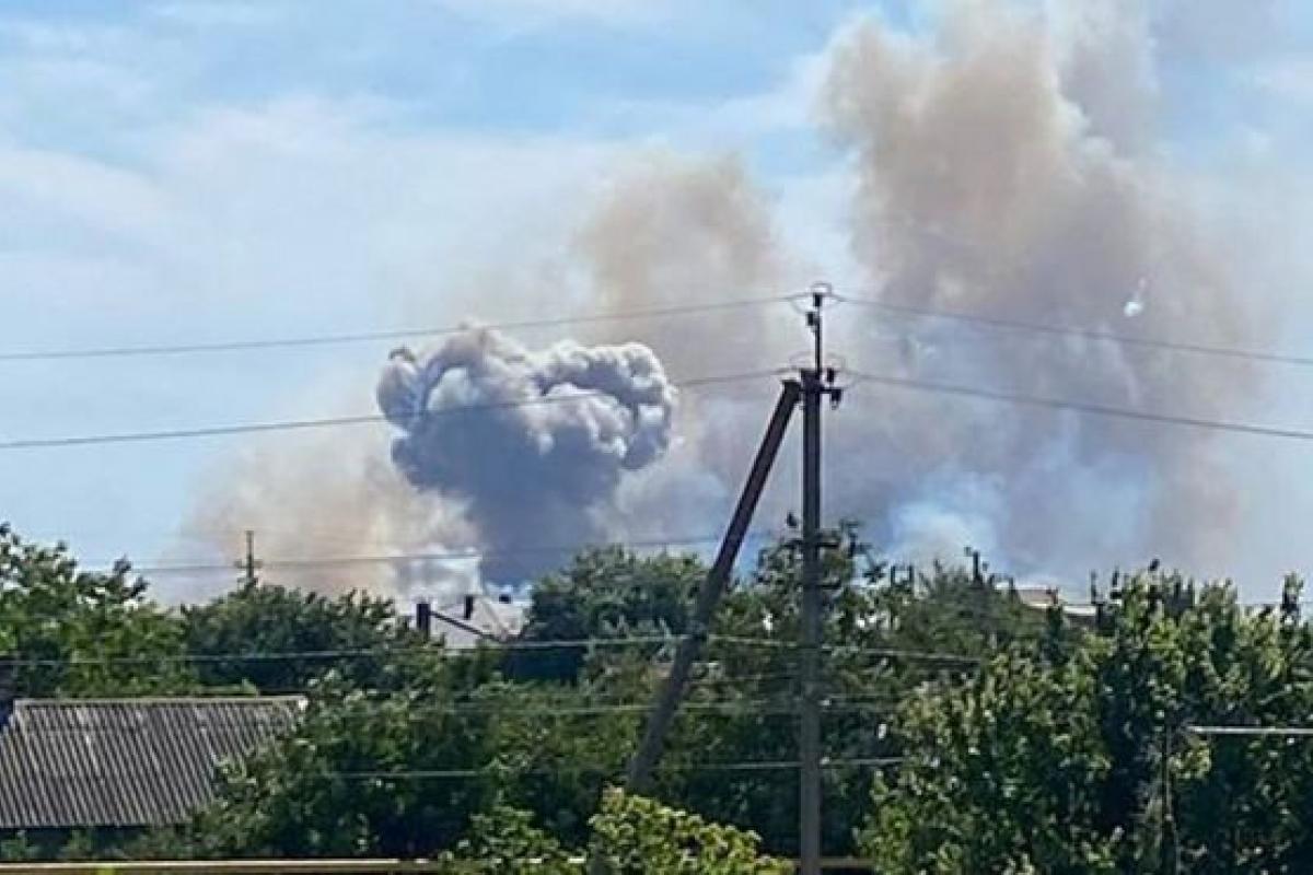 "Бавовна" в центре Херсона: в сети появились кадры мощного взрыва "Бавовна" в центре Херсона: в сети появились кадры мощного взрыва