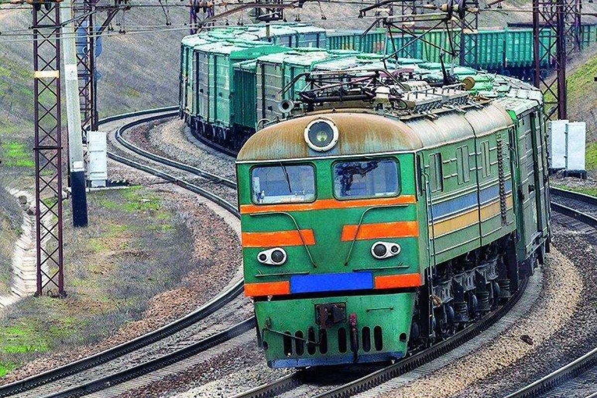 У зв'язку з обстрілами інфраструктури, "Укрзалізниця" повідомила про затримку низки поїздів У зв'язку з обстрілами інфраструктури, "Укрзалізниця" повідомила про затримку низки поїздів