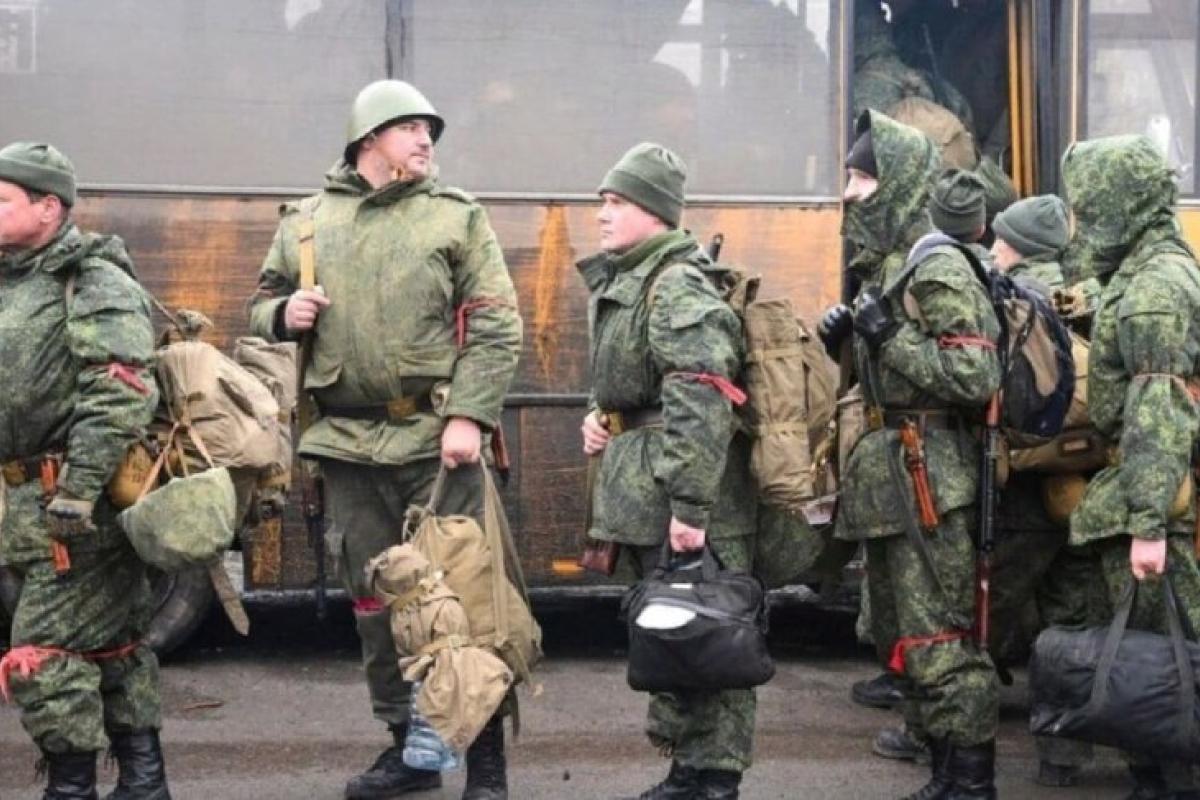 У Сєвєродонецьк уже перекинули "мобіків" із РФ, - Гайдай У Сєвєродонецьк уже перекинули "мобіків" із РФ, - Гайдай