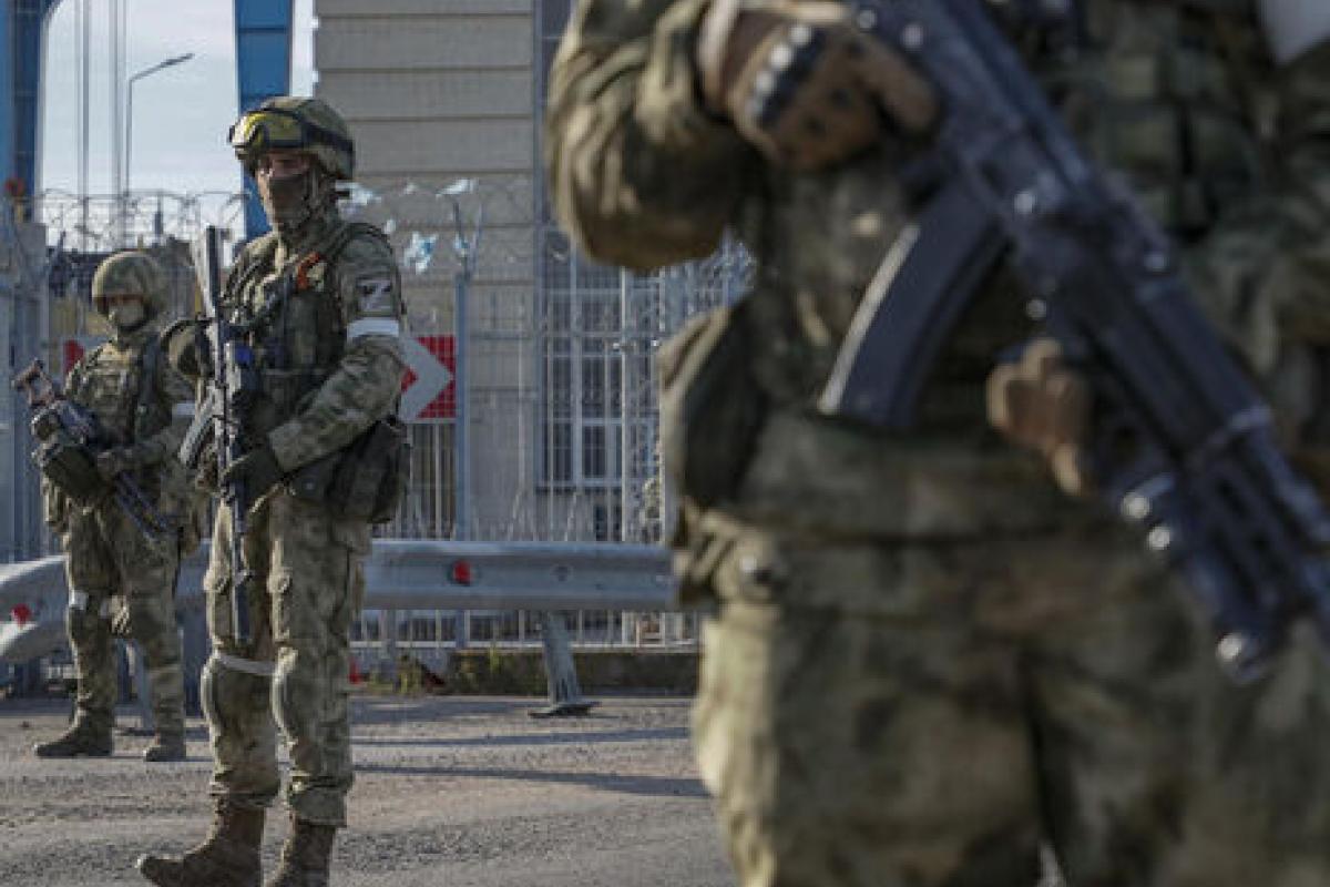 На Луганщині окупанти вишукують людей із проукраїнською позицією, - соцмережі На Луганщині окупанти вишукують людей із проукраїнською позицією, - соцмережі