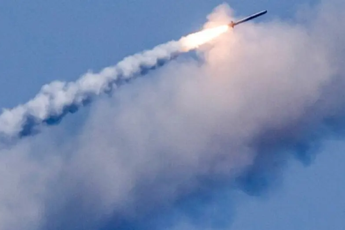 Масований ранковий обстріл України: куди потрапили російські ракети Масований ранковий обстріл України: куди потрапили російські ракети