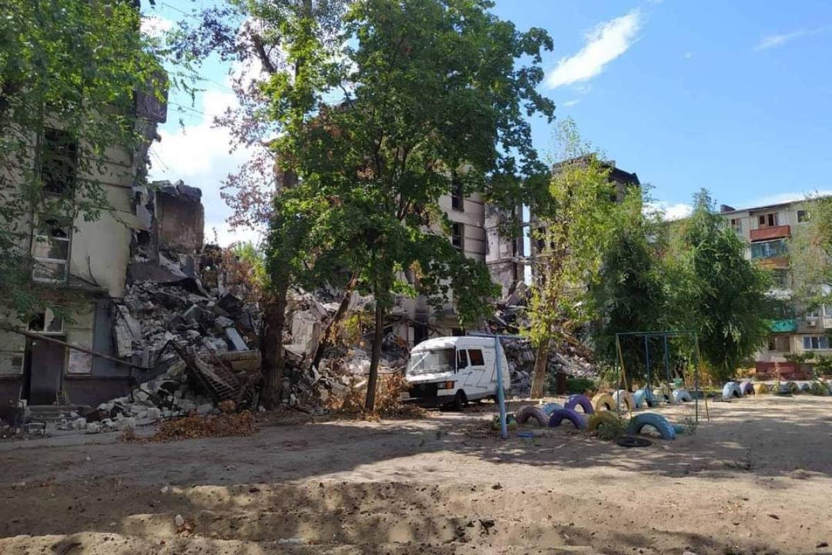 В Рубежном оккупанты селятся в пустые дома, а местные жители ищут, где купить украинский паспорт В Рубежном оккупанты селятся в пустые дома, а местные жители ищут, где купить украинский паспорт