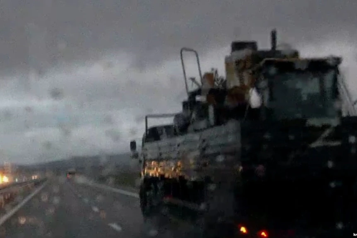 "Назад домой": В Крыму активизировалась переброска военной техники в Россию