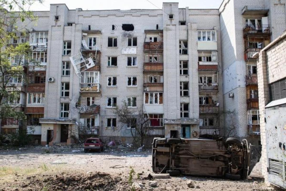 Гуртожиток та плівка на вікна: у росЗМІ показали, як допомагають жителям Сєвєродонецька Гуртожиток та плівка на вікна: у росЗМІ показали, як допомагають жителям Сєвєродонецька